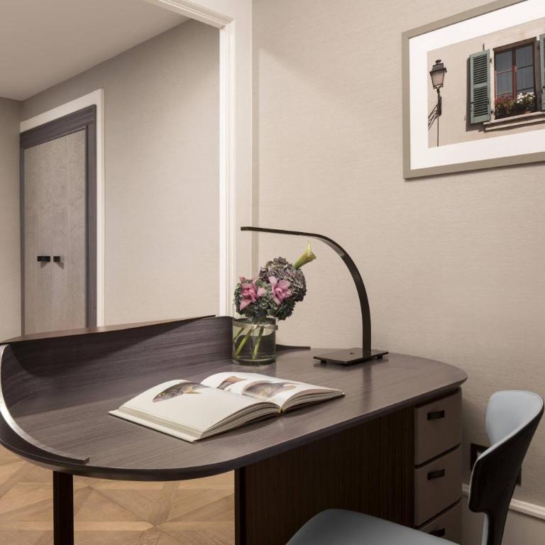The Ritz-Carlton Hotel de la Paix, Geneva - Chambre Lit King-Size Classique avec Balcon - Vue sur Jardin - 2