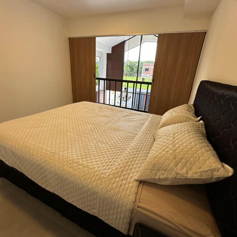 Loft Moderno con Piscina Privada en Encarnación - Villa de 2 dormitorios - 5