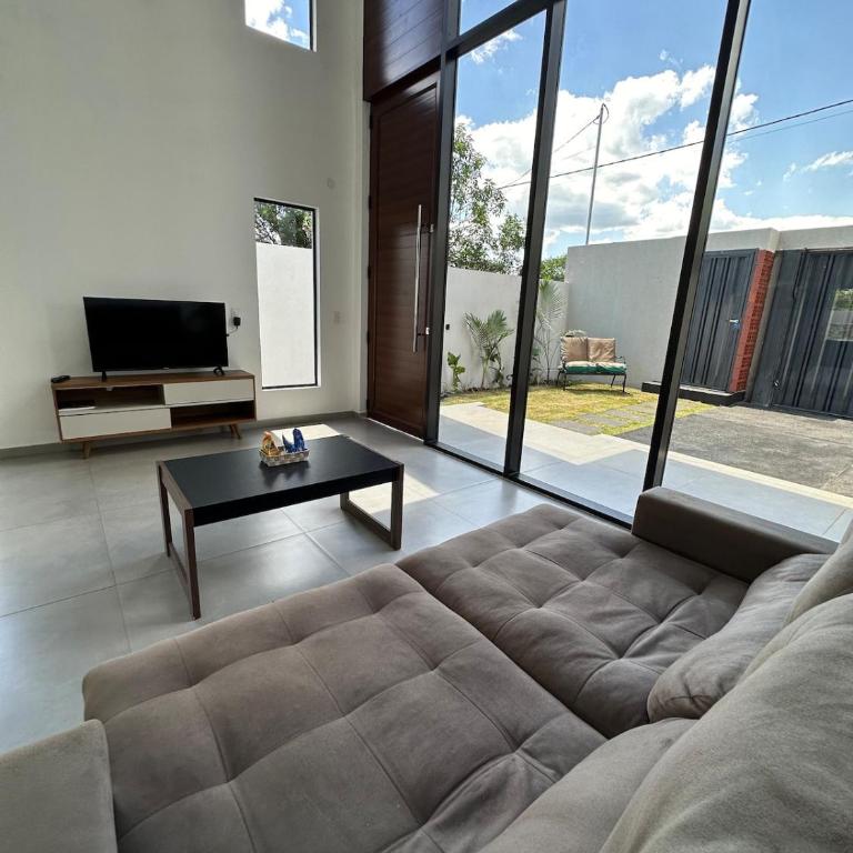 Loft Moderno con Piscina Privada en Encarnación - Villa de 2 dormitorios - 28