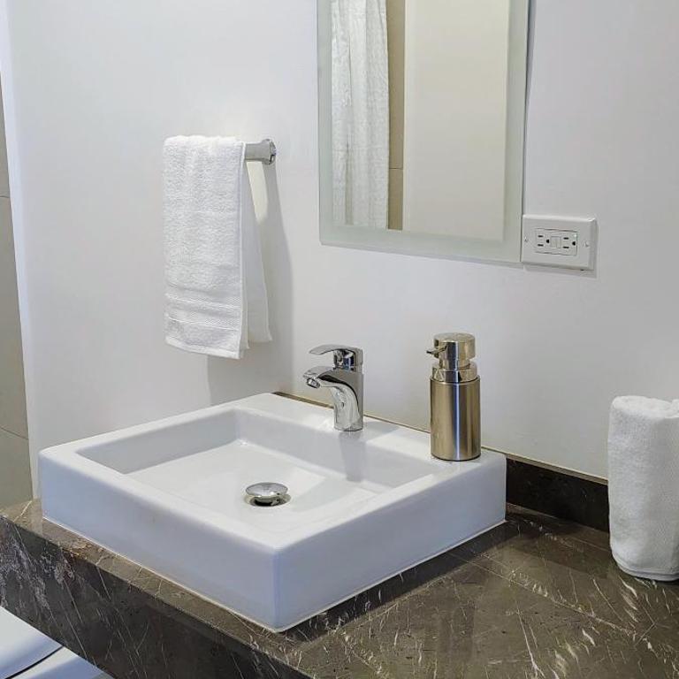 Condo a 8 min del centro histórico & a 15 min del aeropuerto - Two-Bedroom Apartment with View - 3