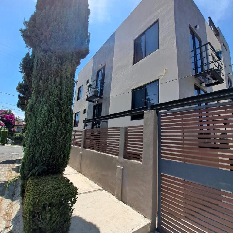 R09 STUDIO CORNER at ITESM CEM Full Services, Shared-Kitchen, Fridge ,Laundry, Smart TV, Parking, Balcony - Double or Twin Room with Private Bathroom - 5