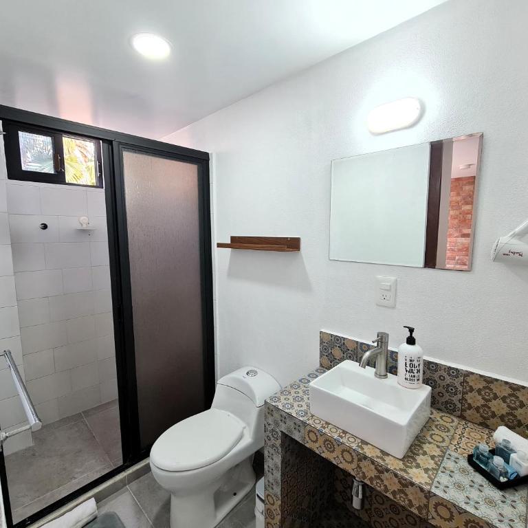 R09 STUDIO CORNER at ITESM CEM Full Services, Shared-Kitchen, Fridge ,Laundry, Smart TV, Parking, Balcony - Double or Twin Room with Private Bathroom - 9