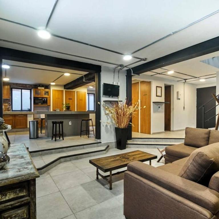 R04 CORNER STUDIO at ITESM CEM Full Services, Shared-Kitchen, Fridge, Laundry, Smart TV, Parking, Balcony - Habitación Doble Estándar con balcón - 1 o 2 camas - 4
