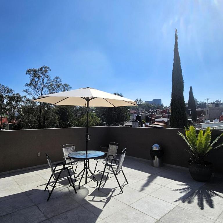 R01 Room at ITESM CEM Full Services, Shared-Kitchen, Smart TV, Parking, Balcony - Double or Twin Room with Private Bathroom - 12