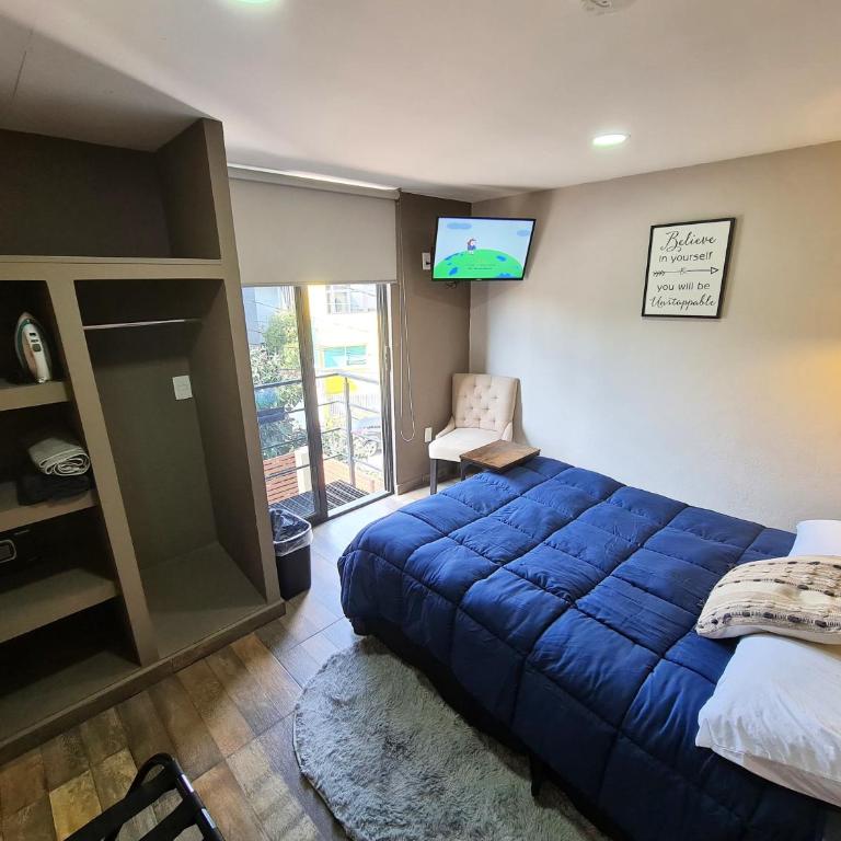R01 Room at ITESM CEM Full Services, Shared-Kitchen, Smart TV, Parking, Balcony - Double or Twin Room with Private Bathroom - 2