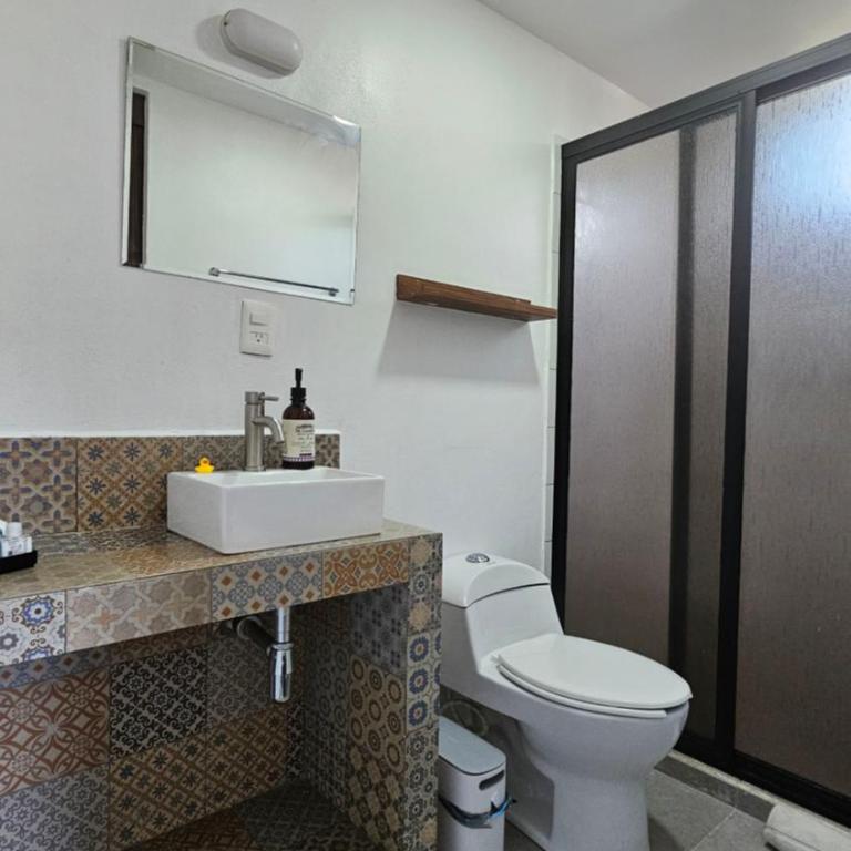R01 Room at ITESM CEM Full Services, Shared-Kitchen, Smart TV, Parking, Balcony - Double or Twin Room with Private Bathroom - 8