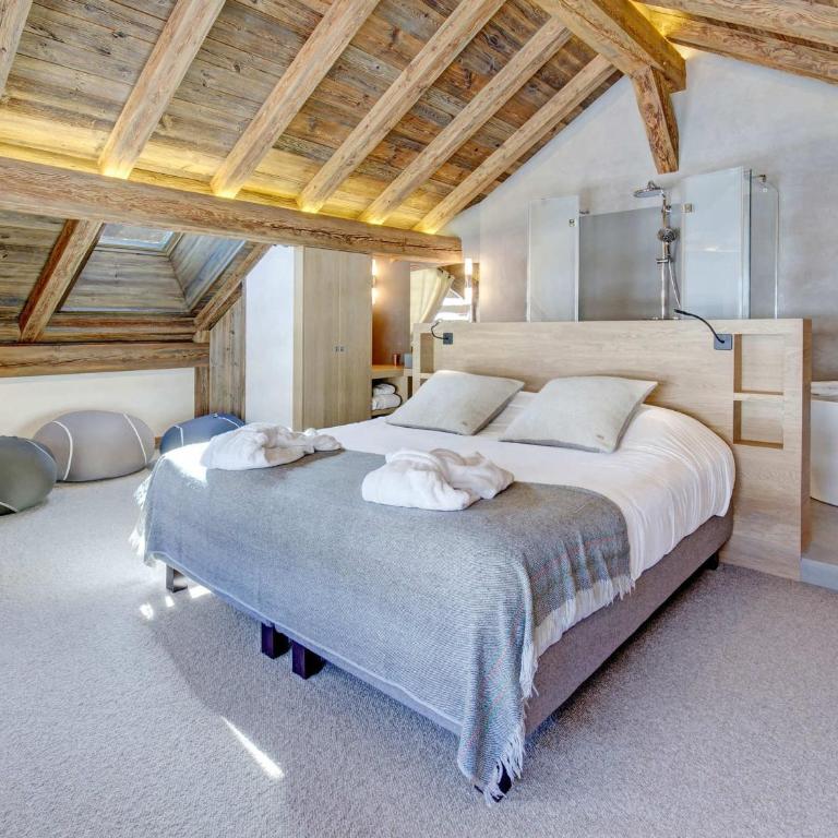 Chalet 5★, 15 pers, piscine intérieure, vue montagnes, 7 ch, terrasse, animaux acceptés - FR-1-304-299 - Chalet - 2