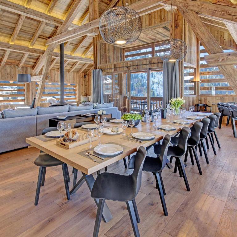 Chalet 5★, 15 pers, piscine intérieure, vue montagnes, 7 ch, terrasse, animaux acceptés - FR-1-304-299 - Chalet - 3