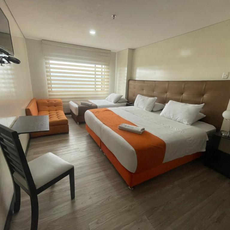 Hotel Business Center International - Habitación Doble - 2 camas - 8
