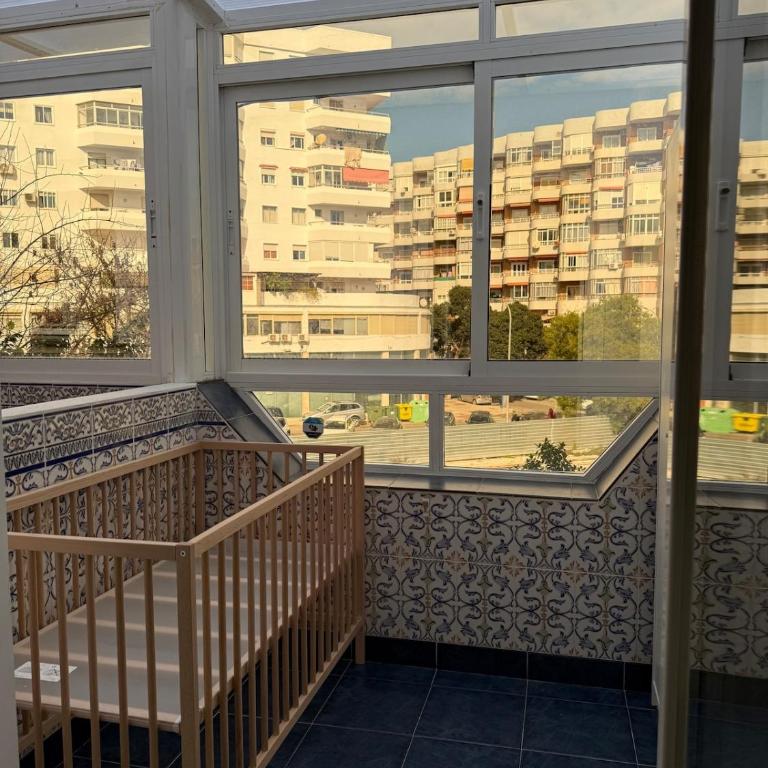 Comfortable spacious flat near station - Apartamento - 28