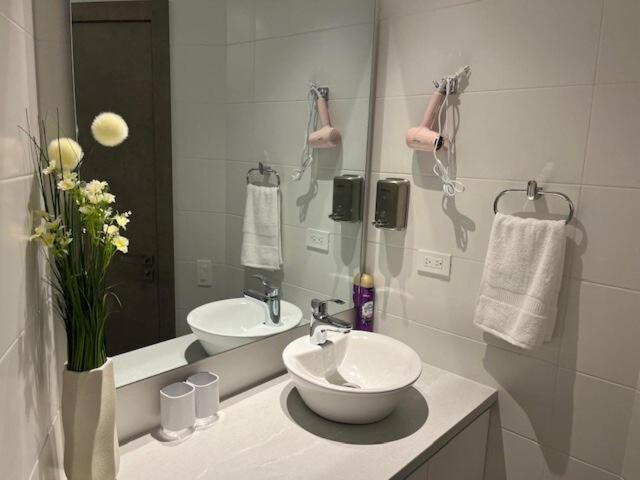 Coral Studio New Private Comfy - One-Bedroom Apartment - 13