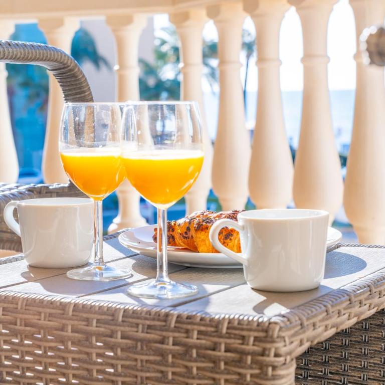 Beachfront Apartment with Pool & Sea View Terrace, Guadalmar Málaga - Apartamento de 3 dormitorios - 4