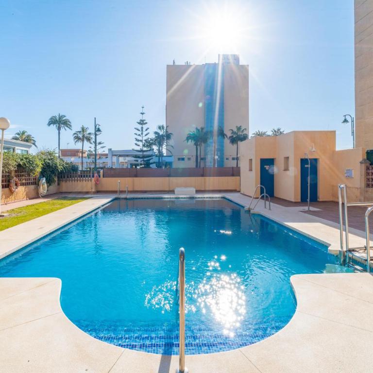 Beachfront Apartment with Pool & Sea View Terrace, Guadalmar Málaga - Apartamento de 3 dormitorios - 37