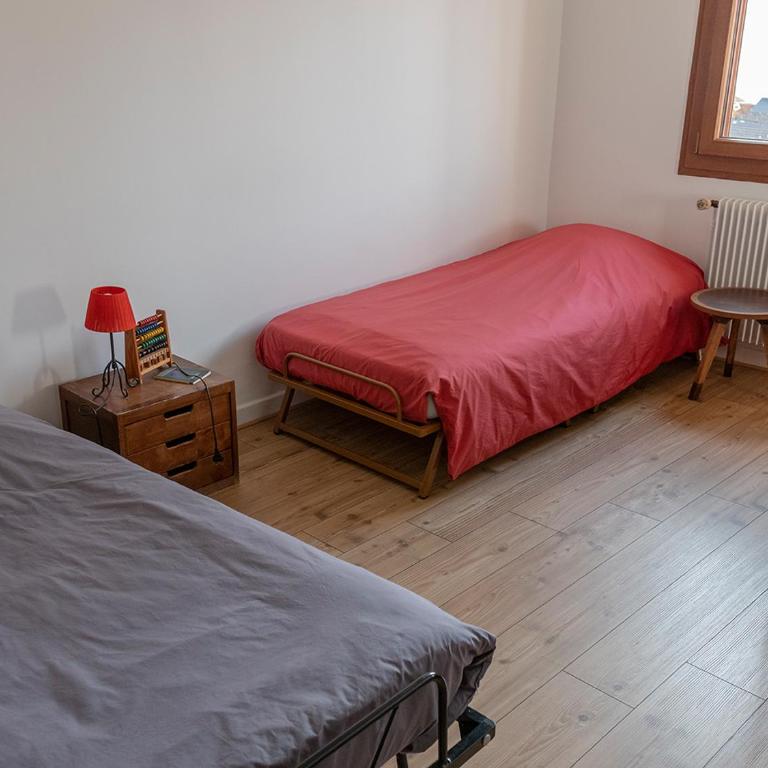 House with garden and parking 1 min from Grenoble - Maison de Ville 2 Chambres - 34