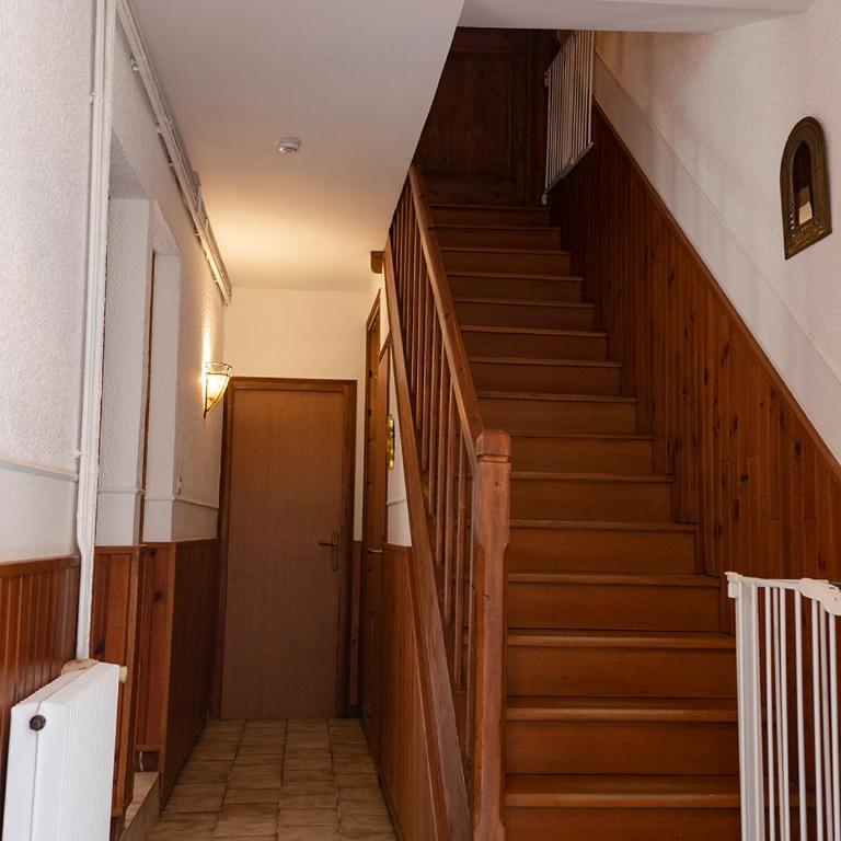 House with garden and parking 1 min from Grenoble - Maison de Ville 2 Chambres - 54