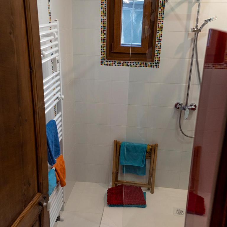 House with garden and parking 1 min from Grenoble - Maison de Ville 2 Chambres - 42