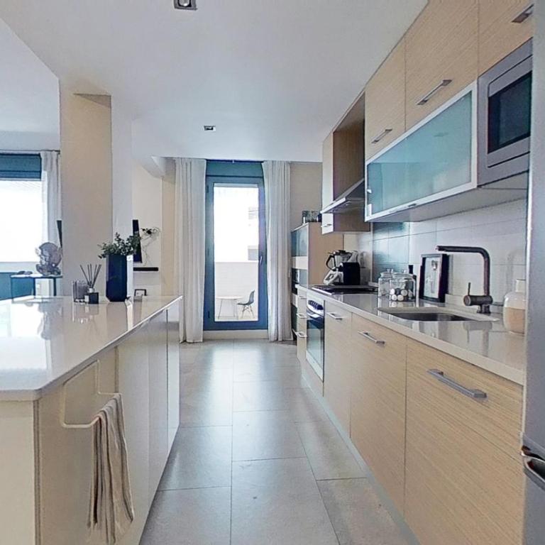 Panta baja a 50 m de la playa - Three-Bedroom Apartment - 2