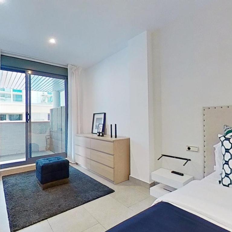 Panta baja a 50 m de la playa - Three-Bedroom Apartment - 7