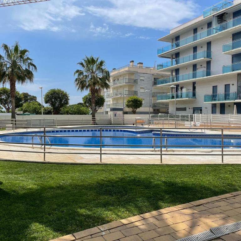 Panta baja a 50 m de la playa - Three-Bedroom Apartment - 16
