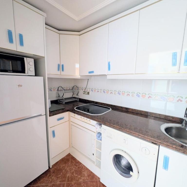 Beachfront apartment with garage - Apartamento de 1 dormitorio - 9