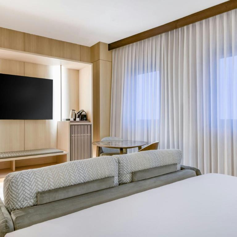 AC Hotel Milano by Marriott - Camera Tripla Standard con Vista Città - 6