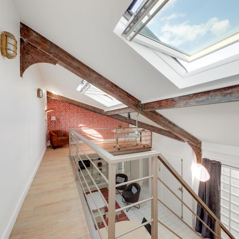 Large luxury Loft for 6 people by Weekome - Three-Bedroom Apartment - 4