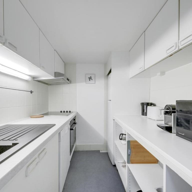 Large luxury Loft for 6 people by Weekome - Three-Bedroom Apartment - 13