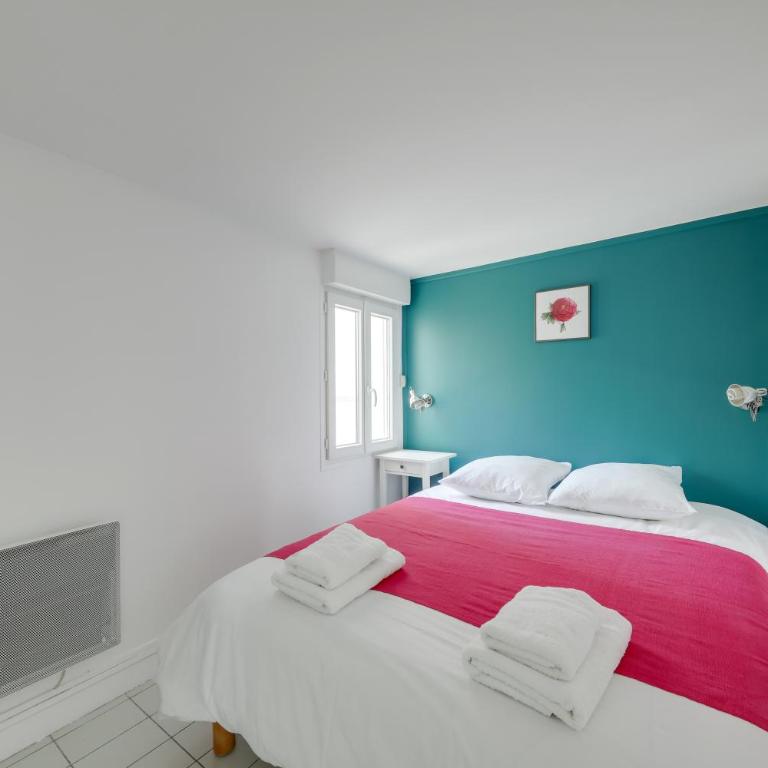 Large luxury Loft for 6 people by Weekome - Three-Bedroom Apartment - 6