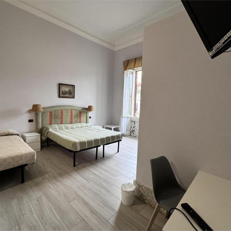 Hotel Ely - Camera Familiare - 1