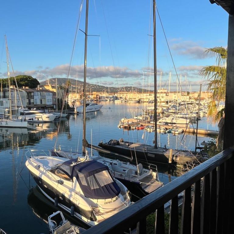 Ferienwohnung My-Port-Grimaud - One-Bedroom Apartment with Sea View and Balcony - 17