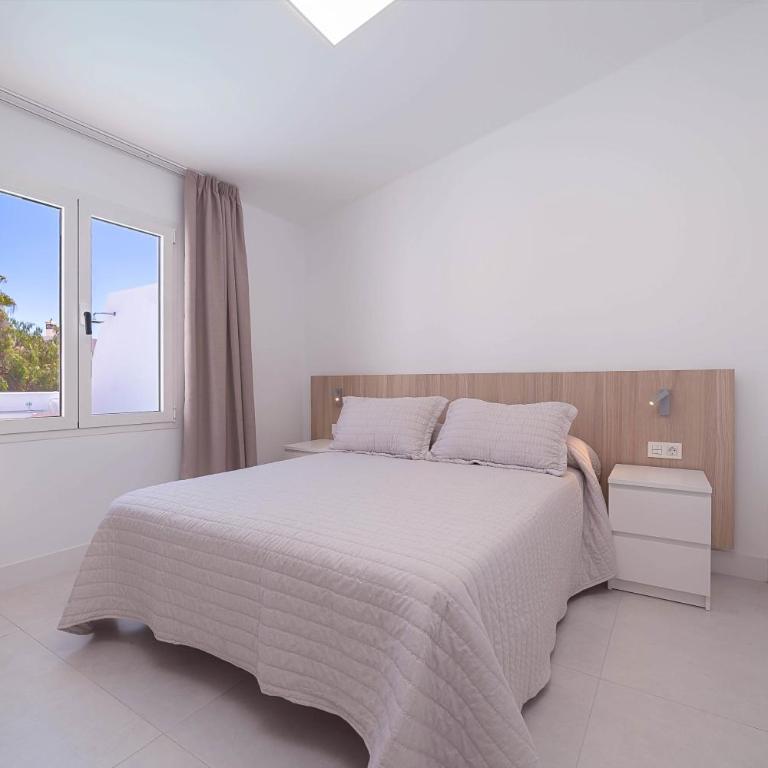Villa Nina Lanzarote - Three-Bedroom Villa - 8