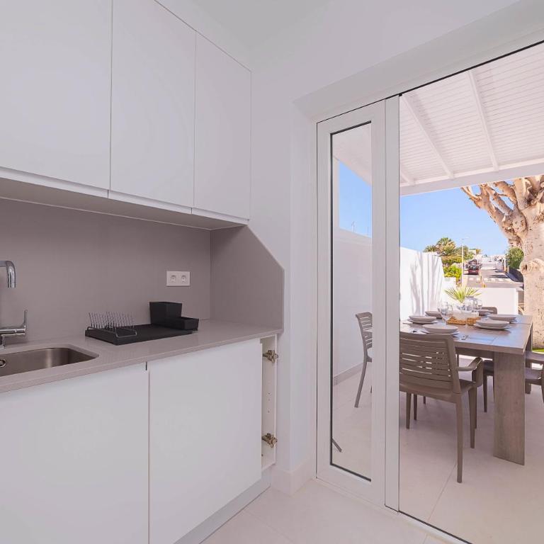 Villa Nina Lanzarote - Three-Bedroom Villa - 13