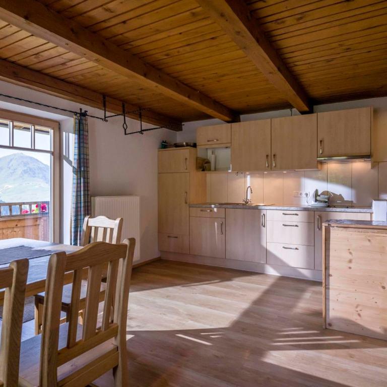 Alm-Appartement - Fam. Niedermühlbichler - Apartment mit Dusche - 3