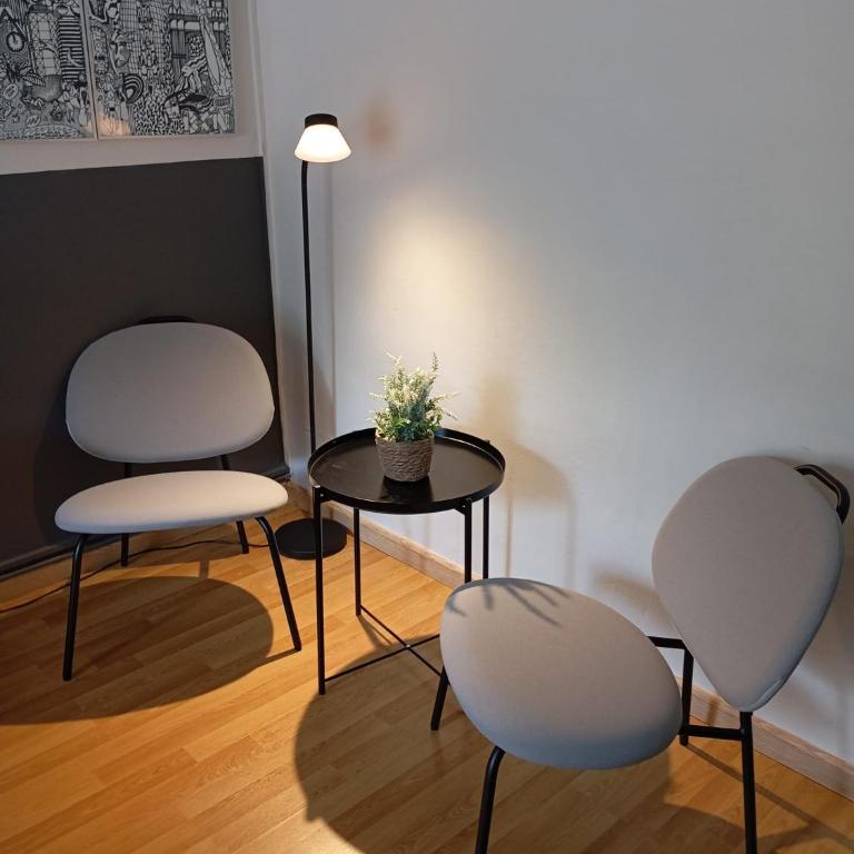 Hostal El Ninot - Superior Double Room - 10