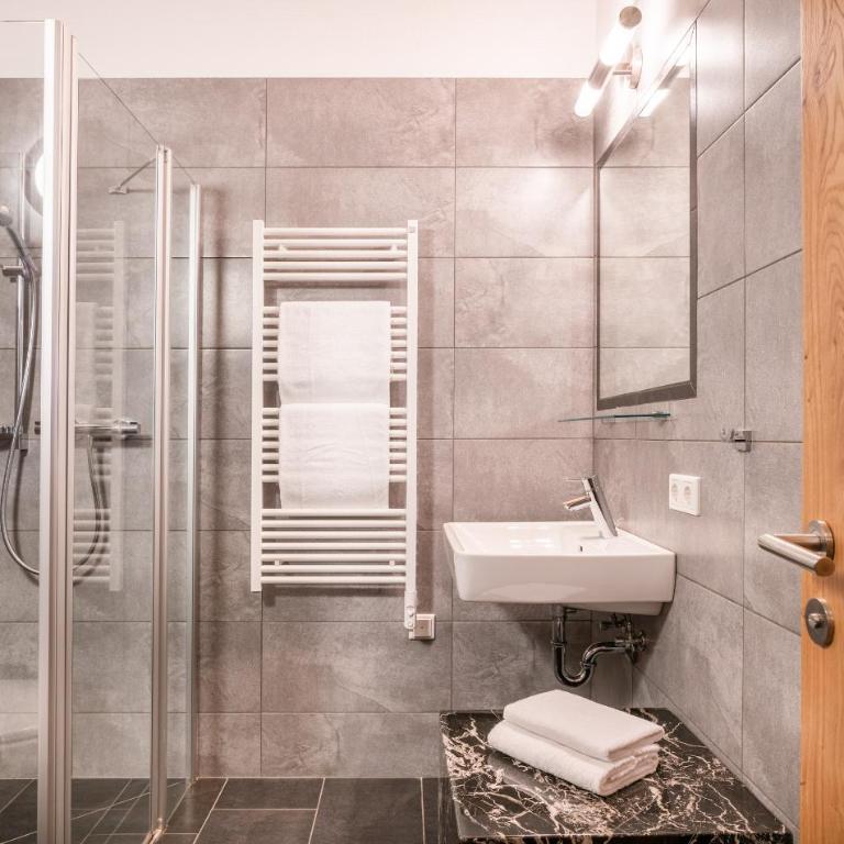 AlpenPura Boutique Chalets mit Sauna und Panoramablick - Chalet - 30