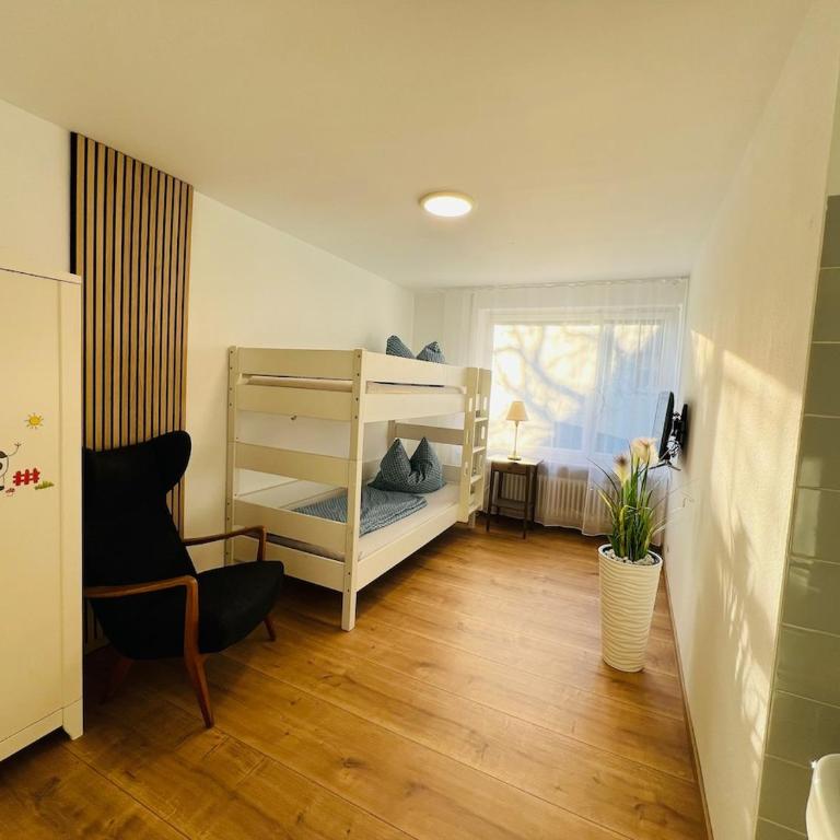 großes Haus im Landhausstil mitten in Wangen - Apartment mit 4 Schlafzimmern und einem Balkon - 12
