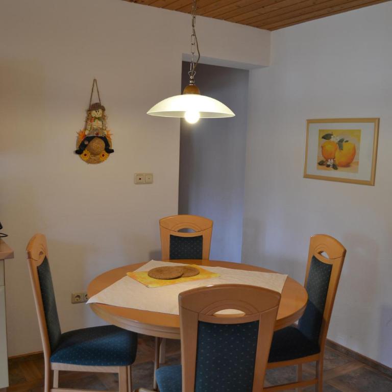 Ferienwohnungen Kressenlehen - Apartment mit 2 Schlafzimmern und Balkon - 3