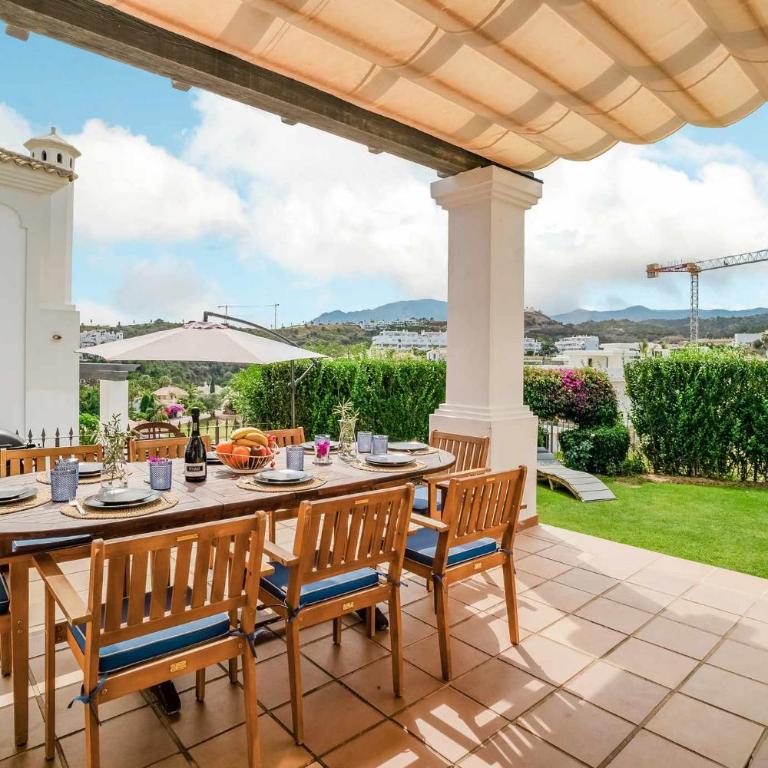 Villa con piscina climatizada y vistas al Golf - Villa - 40