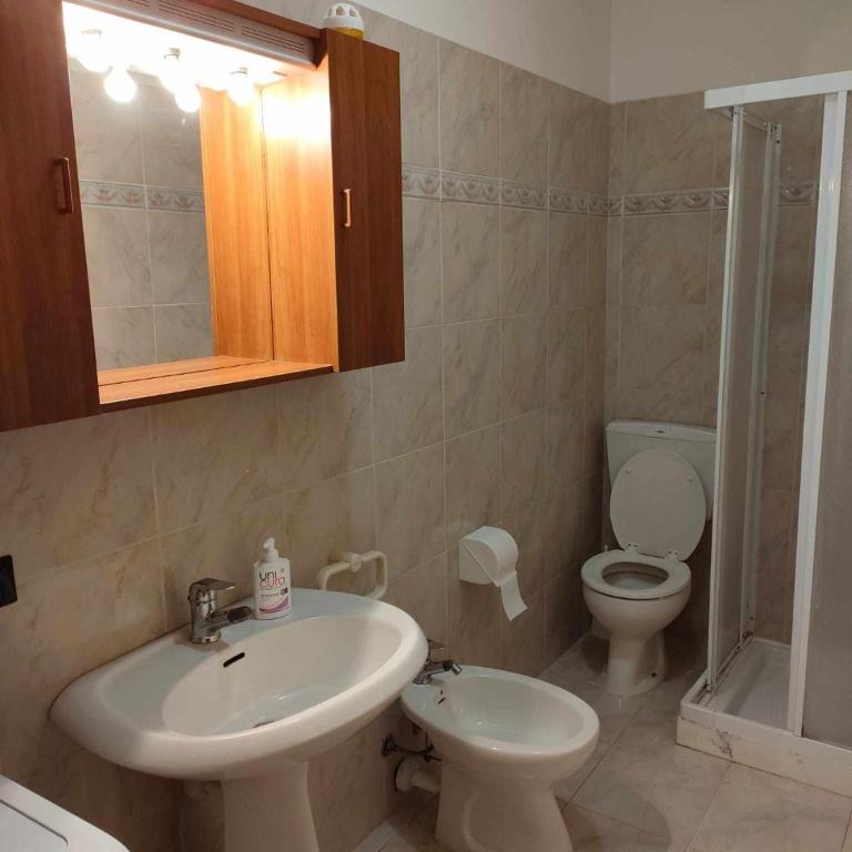 Residence MokyA1-piscina, WiFi, giardino, garage - Camera Matrimoniale Deluxe (2 Adulti + 1 Bambino) - 27