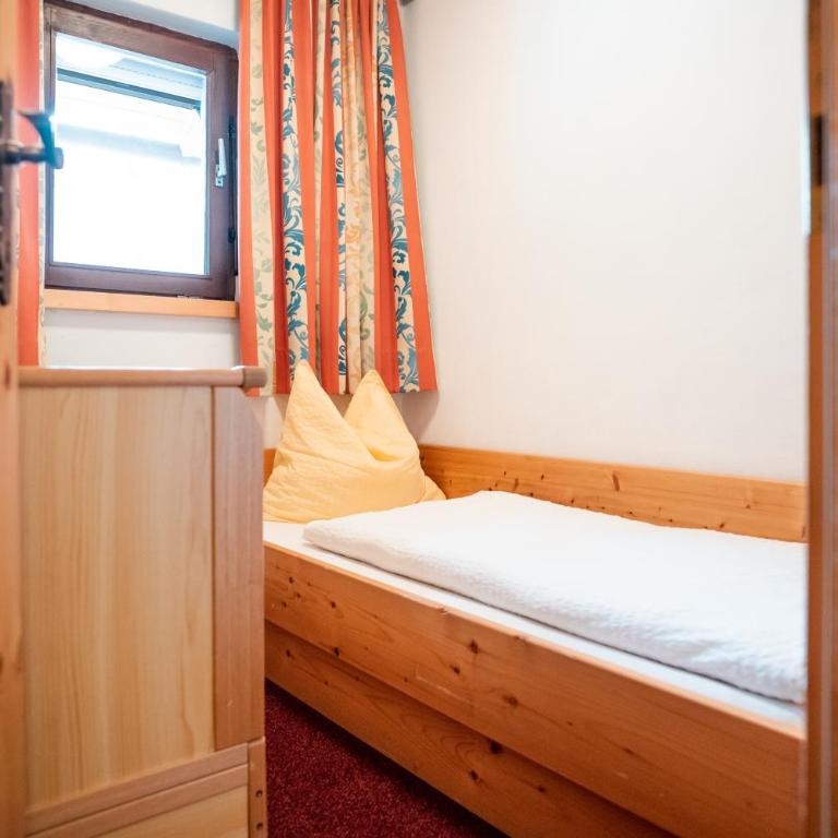 Pirker's Natur- & Bio Familienhotel - Familienzimmer mit Balkon - 4