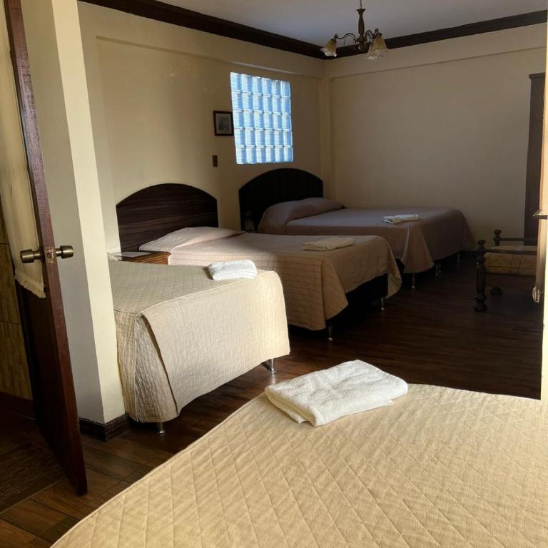 La Culta Centro Cultural Y Hostal - Family Room - 3