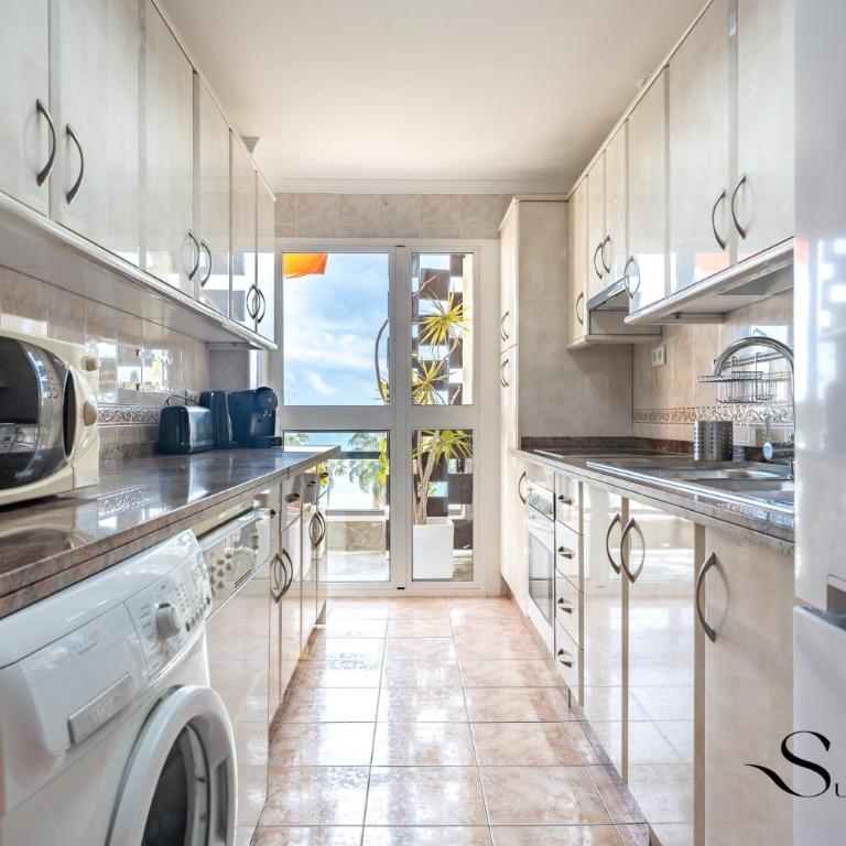 1st Line from the Beach, Views, Pool, Parking - Apartamento Deluxe de 2 dormitorios con vistas al mar - 26