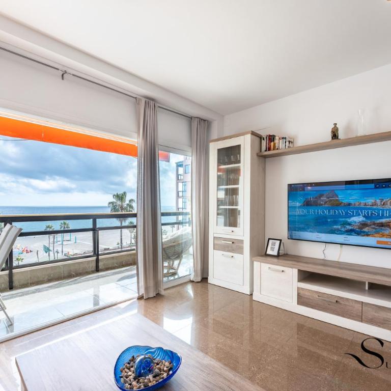 1st Line from the Beach, Views, Pool, Parking - Apartamento Deluxe de 2 dormitorios con vistas al mar - 4