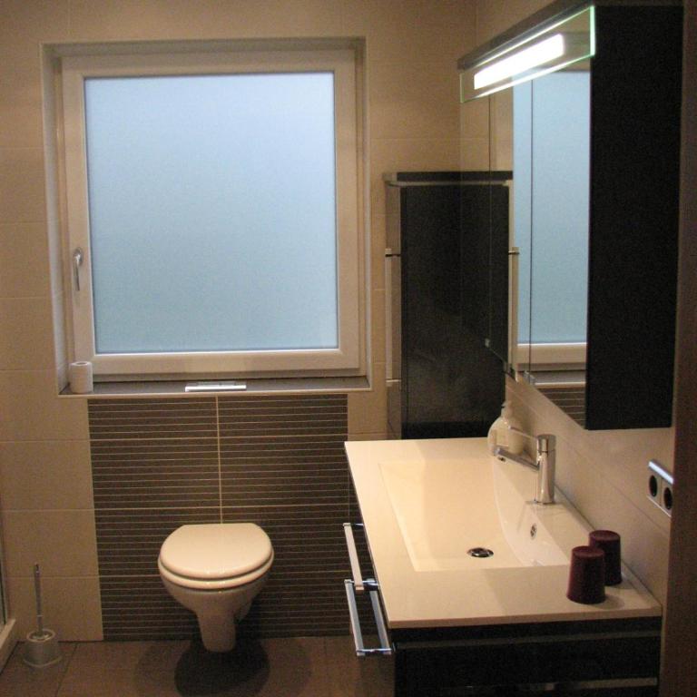 Ferien- und Messe-Wohnung Käfferlein - Three-Bedroom Apartment - 8