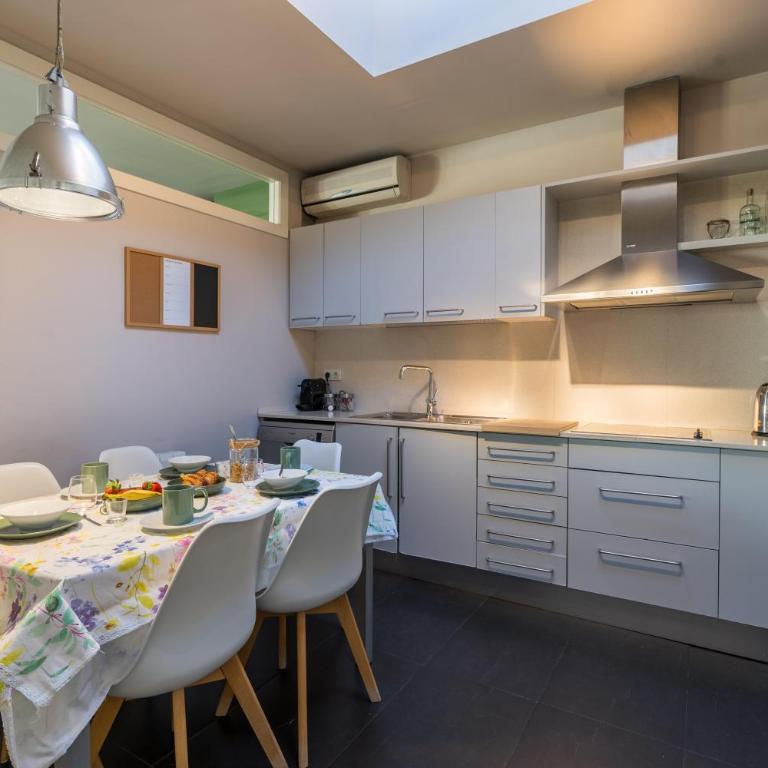 Luxury Modernist Penthouse next Paseo de Gracia - Three-Bedroom Apartment - 15