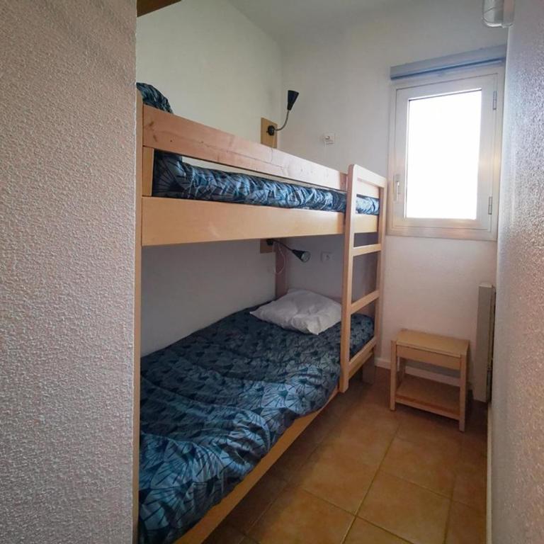 T2 cabine, 4 pers, vue mer, parking, plage à 10m - FR-1-803-61 - Apartment - 7