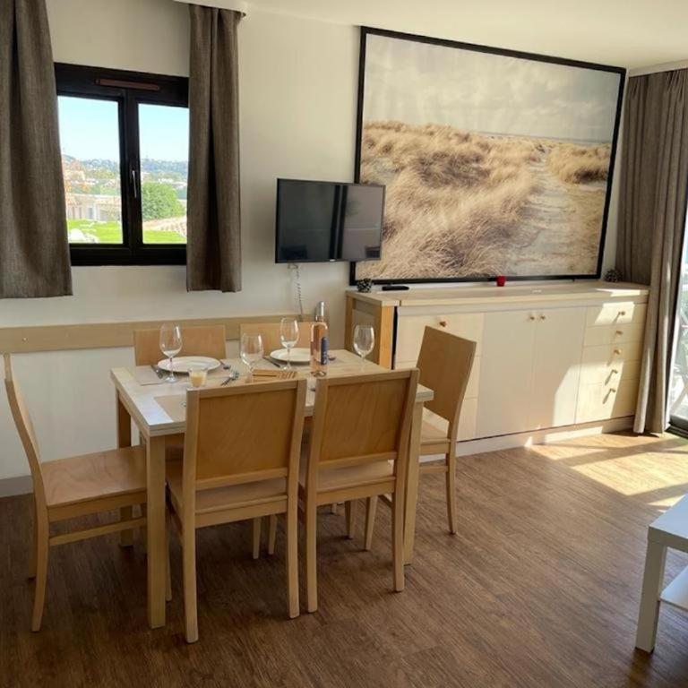Stunning condo with SEA VIEW Balcony & SWIMMING POOL - Apartment mit 2 Schlafzimmern - 11