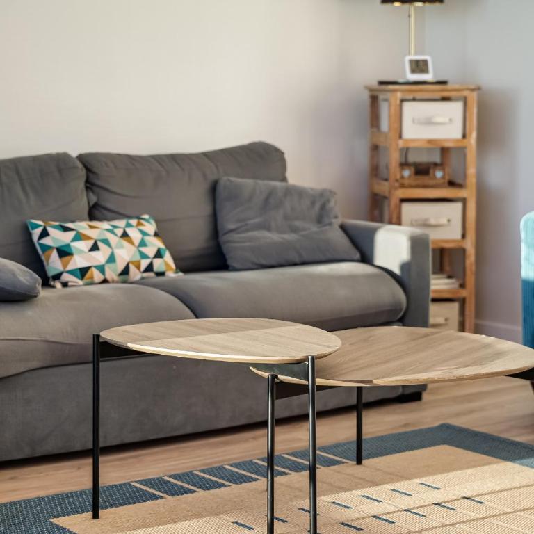 Appartement avec vue imprenable sur la baie des Sables d'Olonne et le chenal - 4 personnes - Two-Bedroom Apartment with Ocean View - 5