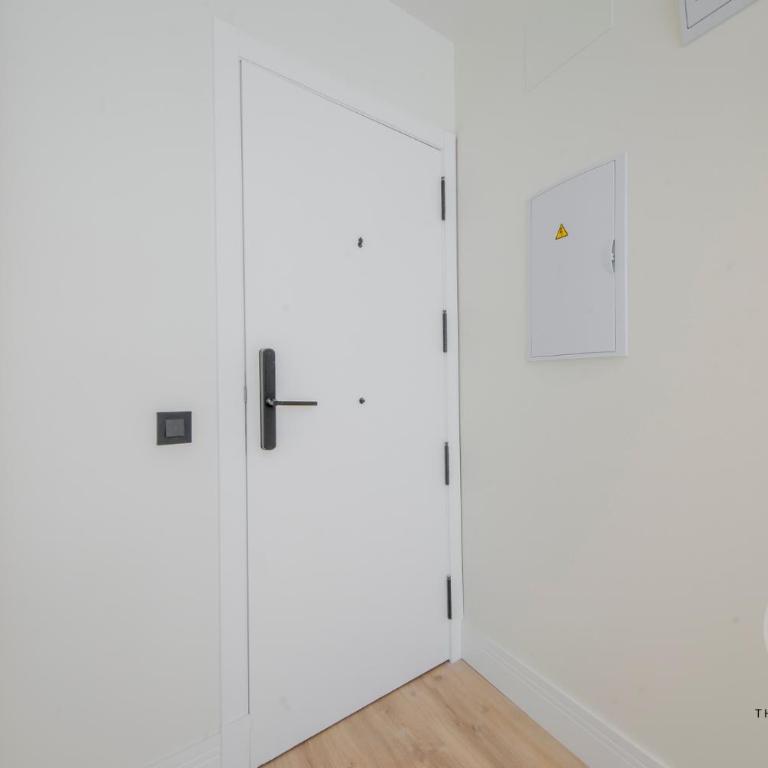 Malasaña exclusiva para 4, ven a San Bernardo 20 E3 - One-Bedroom Apartment - 8