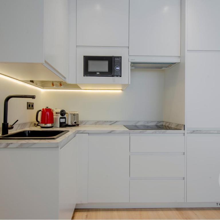 Malasaña exclusiva para 4, ven a San Bernardo 20 E3 - One-Bedroom Apartment - 14